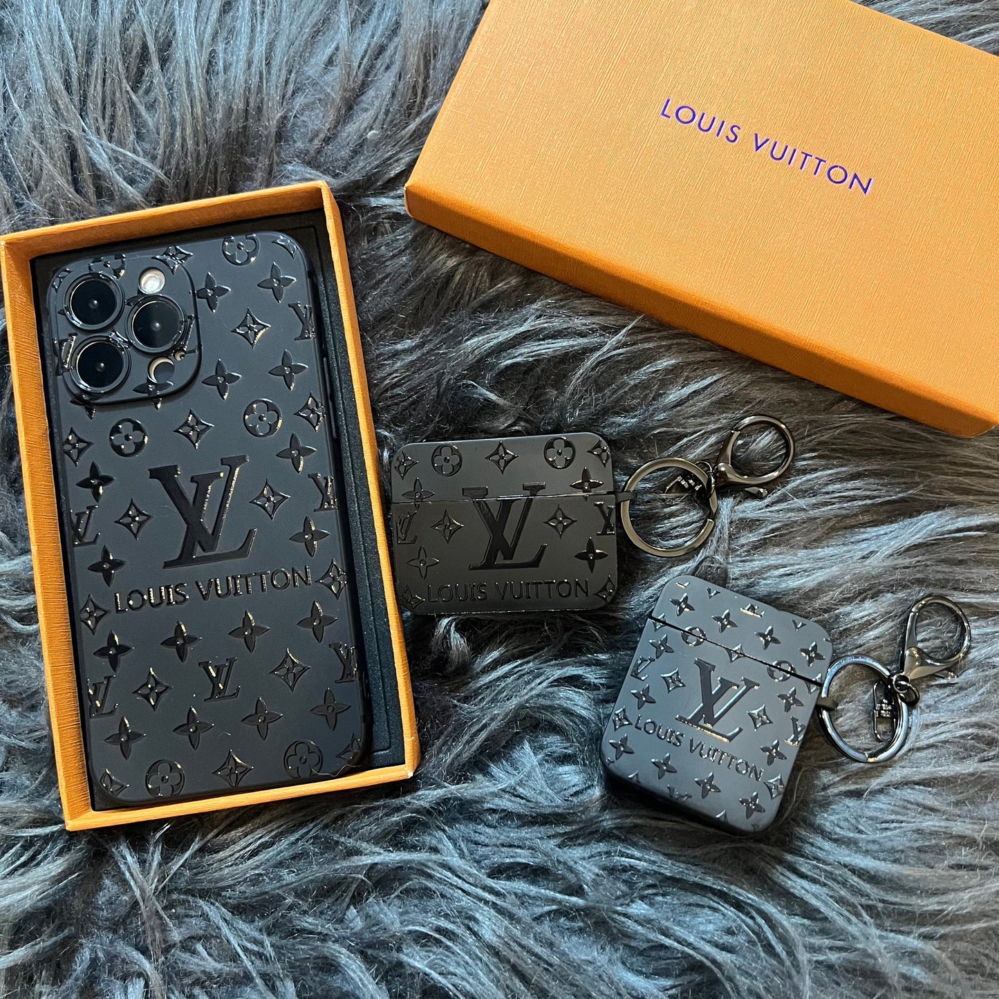 Black Trendy Phone Case ( Big Love)