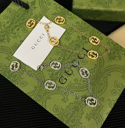 Bracelet élégant avec la lettre G