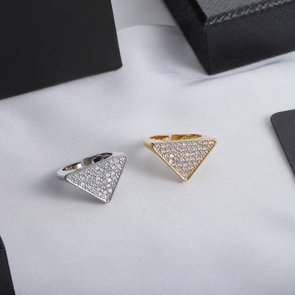 Bague ouverte triangle diamant mode