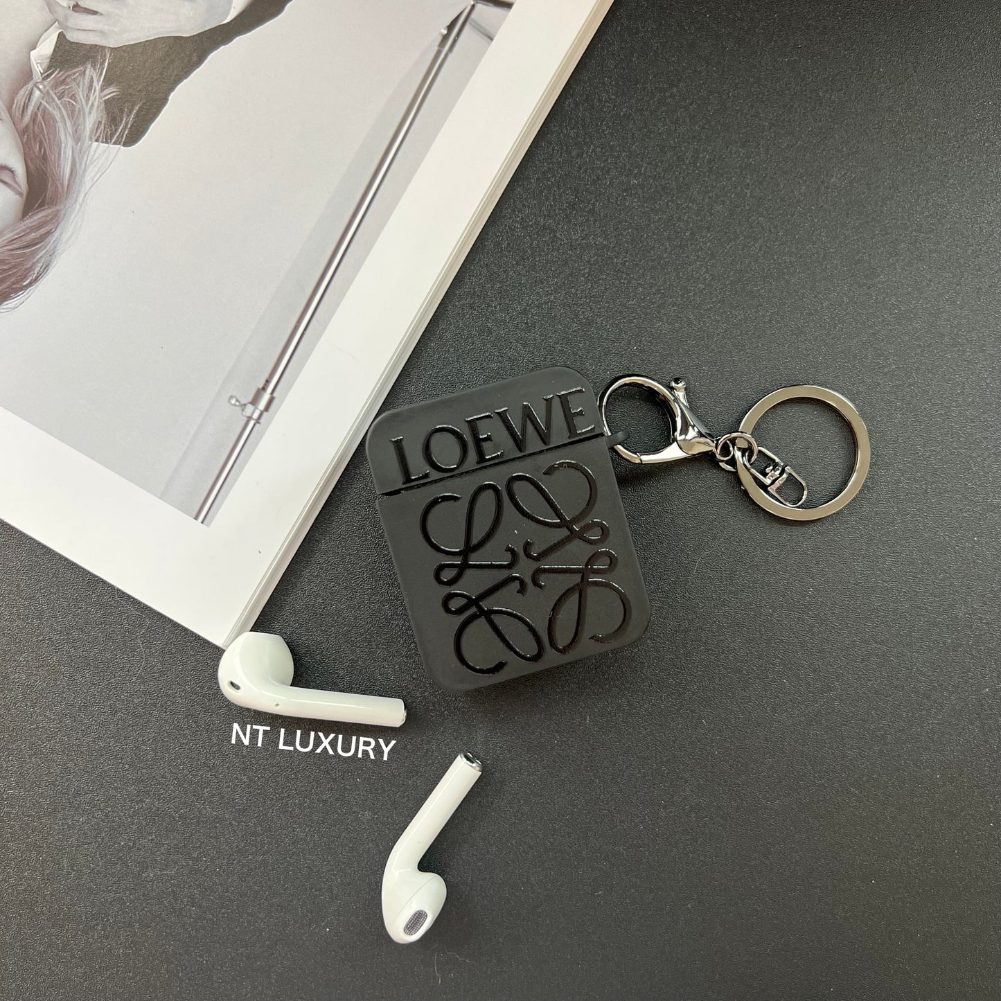 Schwarzes trendiges AirPods Case (L)