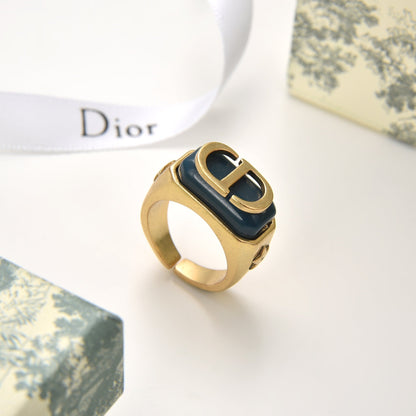 Bague ouverte simple et vintage