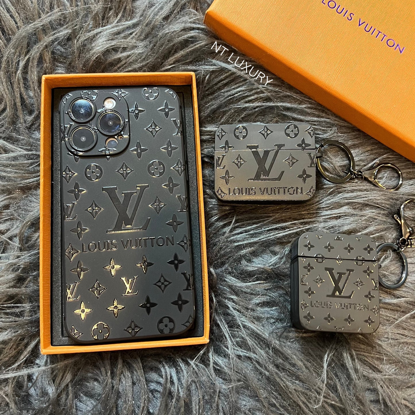 Black Trendy Phone Case ( Big Love)
