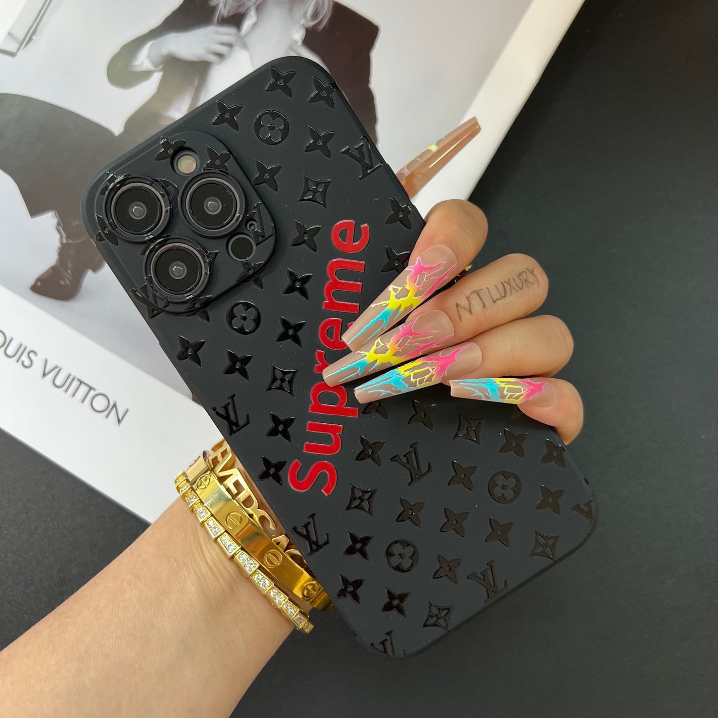 Black Trendy Phone Case ( Big Love)