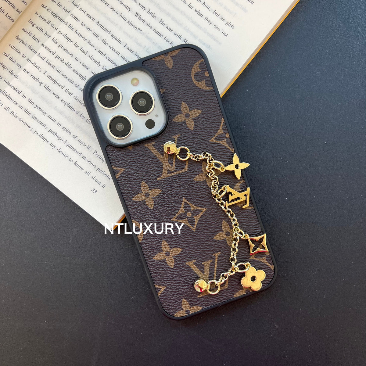 Coque de téléphone Amour traditionnel avec chaîne florale