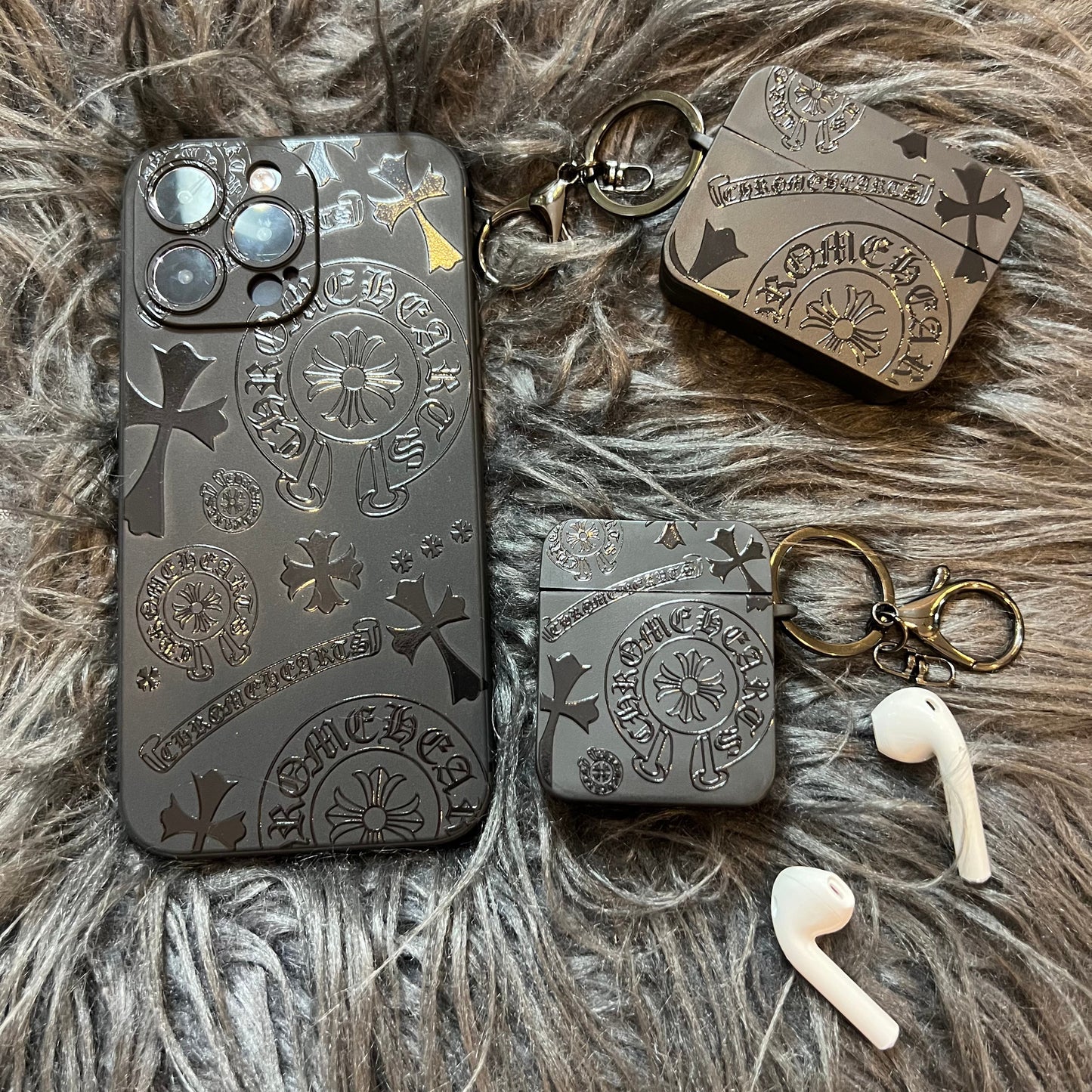 Schwarzes, trendiges Airpods Case (Volles Herz)