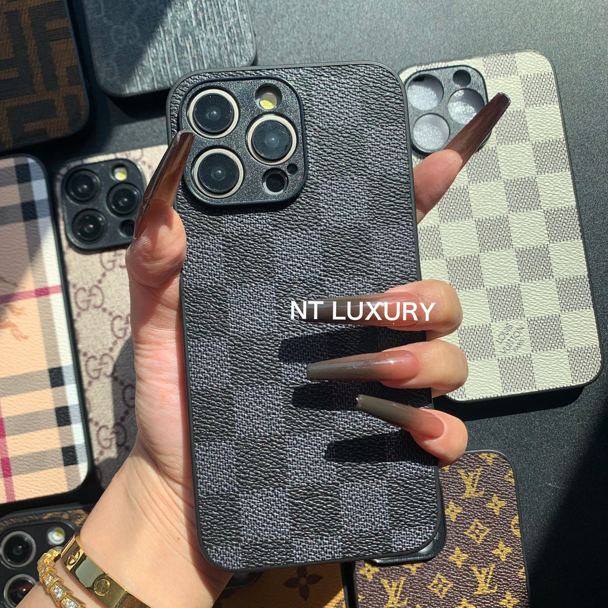 Traditional Phone Case with Camera Protection (Black Latticed)