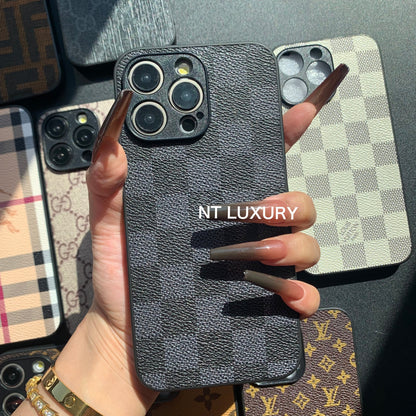 Traditional Phone Case with Camera Protection (Black Latticed)