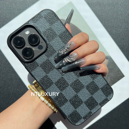 Traditional Love Phone Case (Black Lattice)