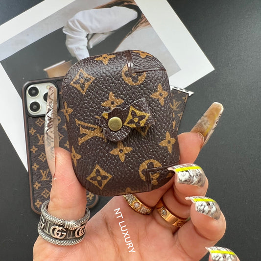 Traditional Touch Airpods Case (Small Love)