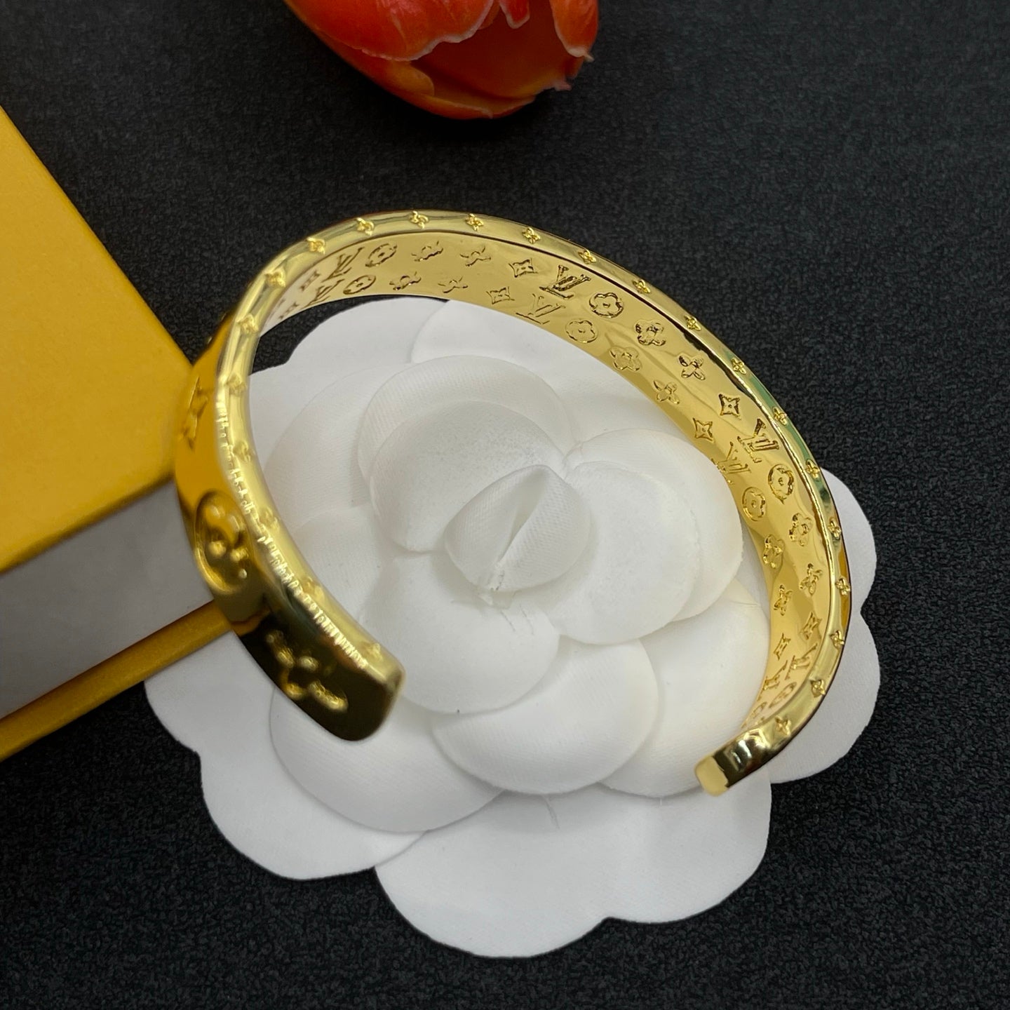 Love Pattern Bracelet