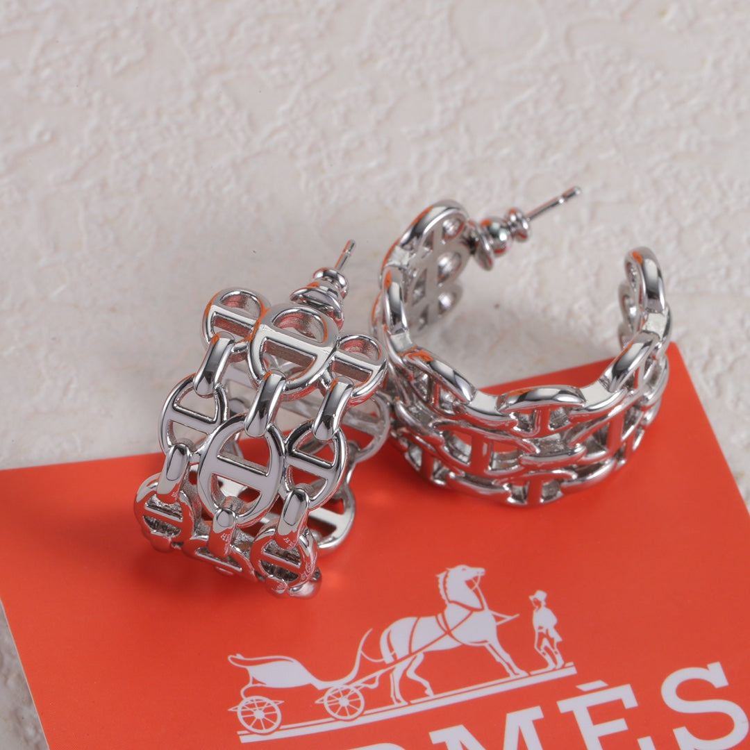 Pig Nose Openwork Earrings