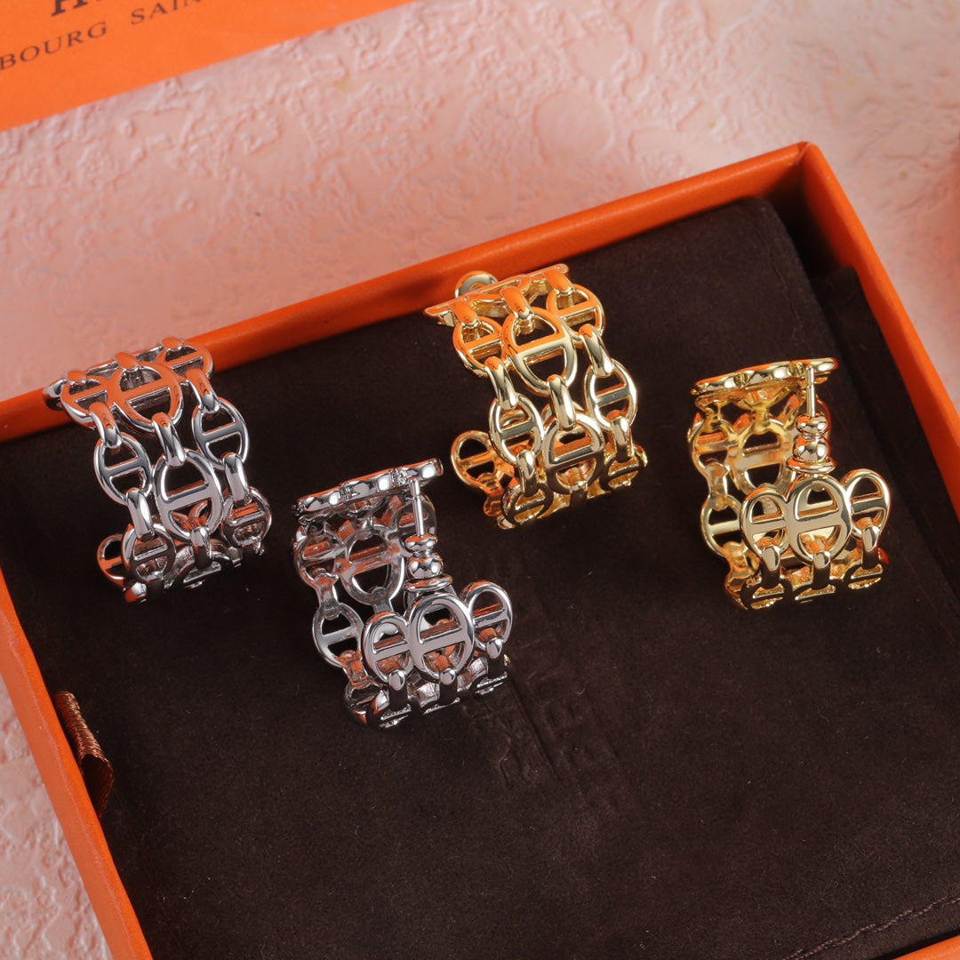 Pig Nose Openwork Earrings
