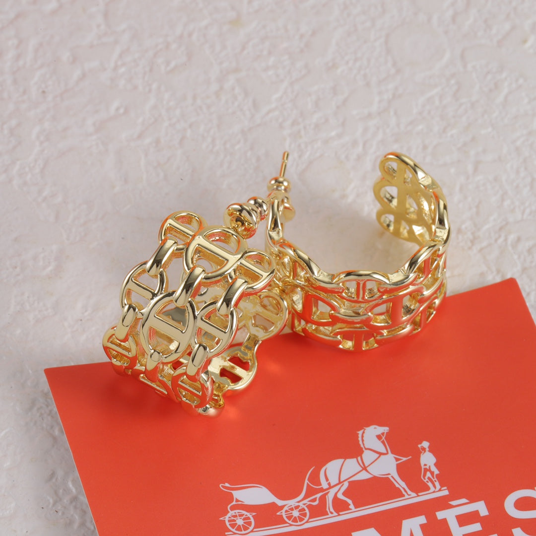Pig Nose Openwork Earrings