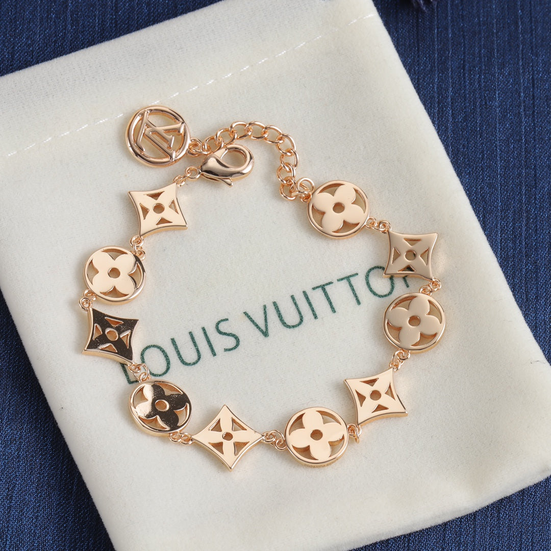 Fine Love Flower Bracelet