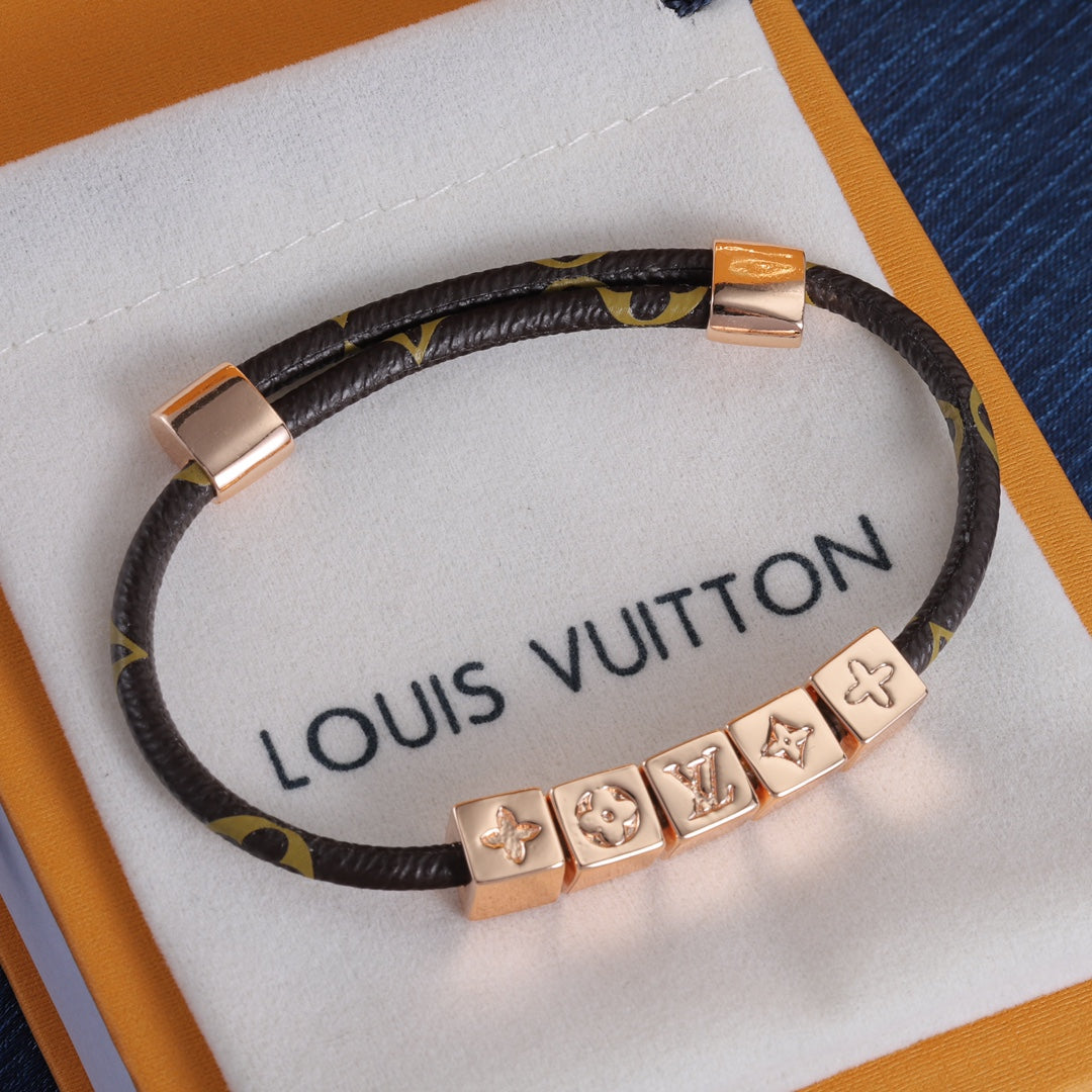 Love Bracelet E9820