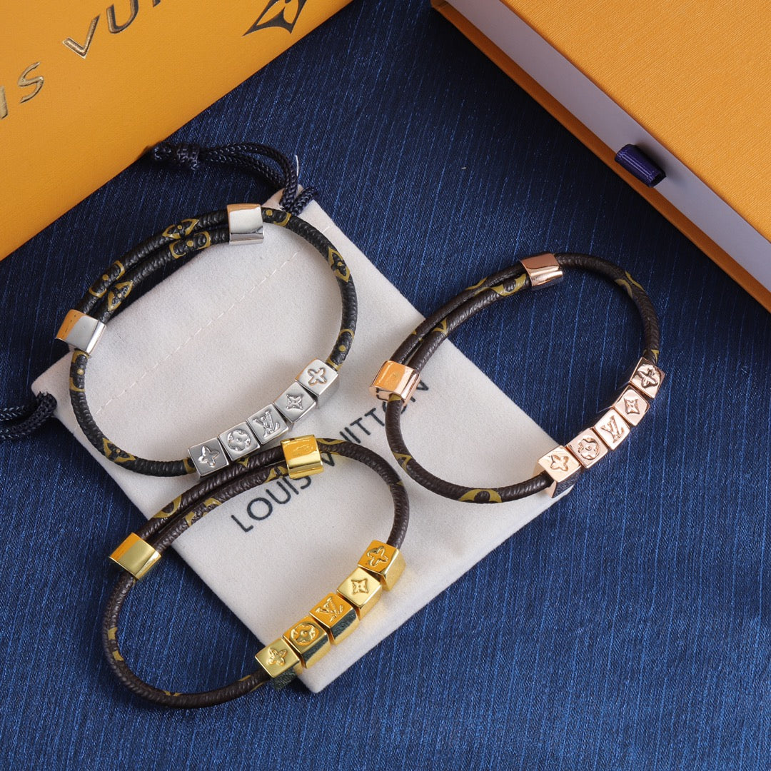 Love Bracelet E9820
