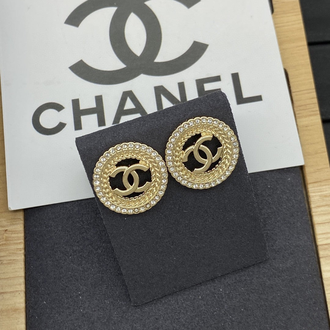 BB Button Girl Earrings Stud
