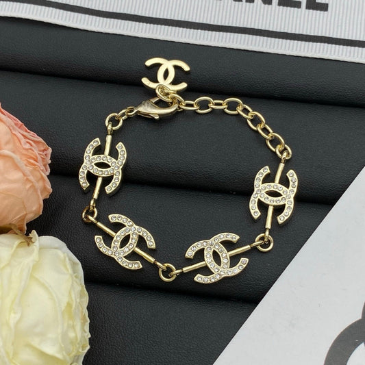 Chic Girl Design Necklace & Bracelet 2 Set (Gold)