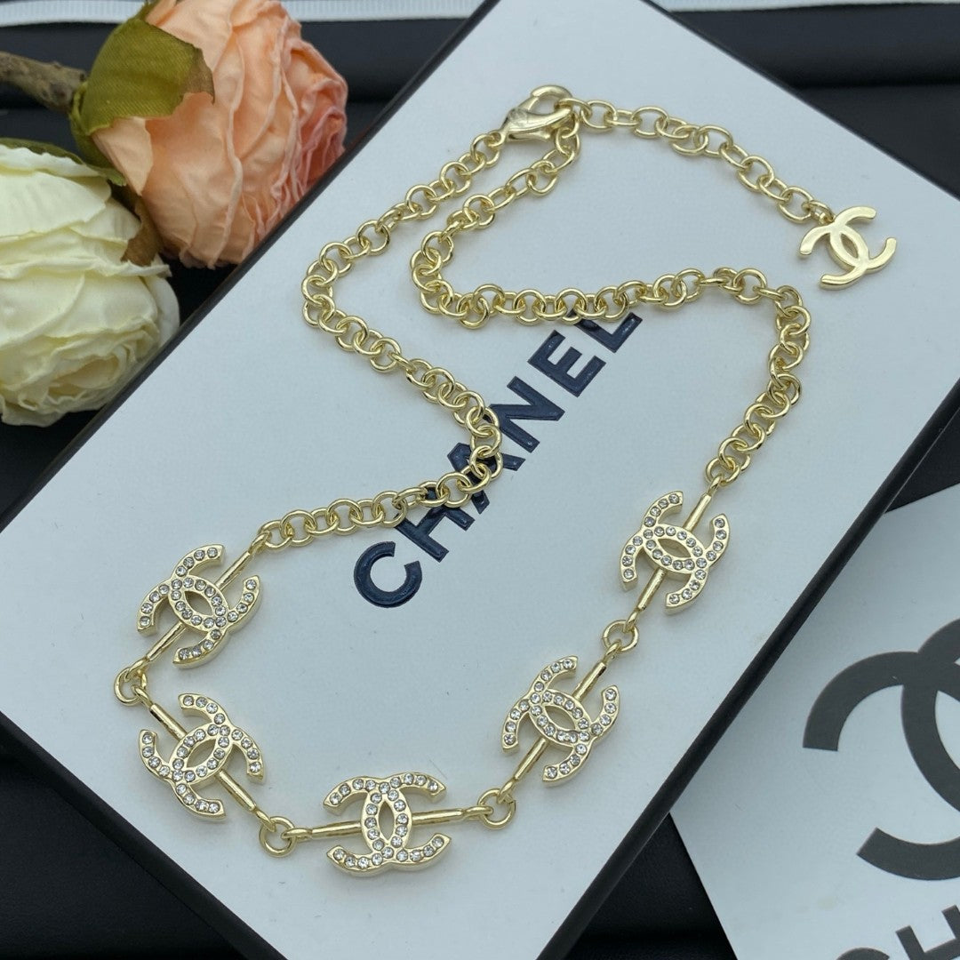 Chic Girl Design Necklace & Bracelet 2 Set (Gold)