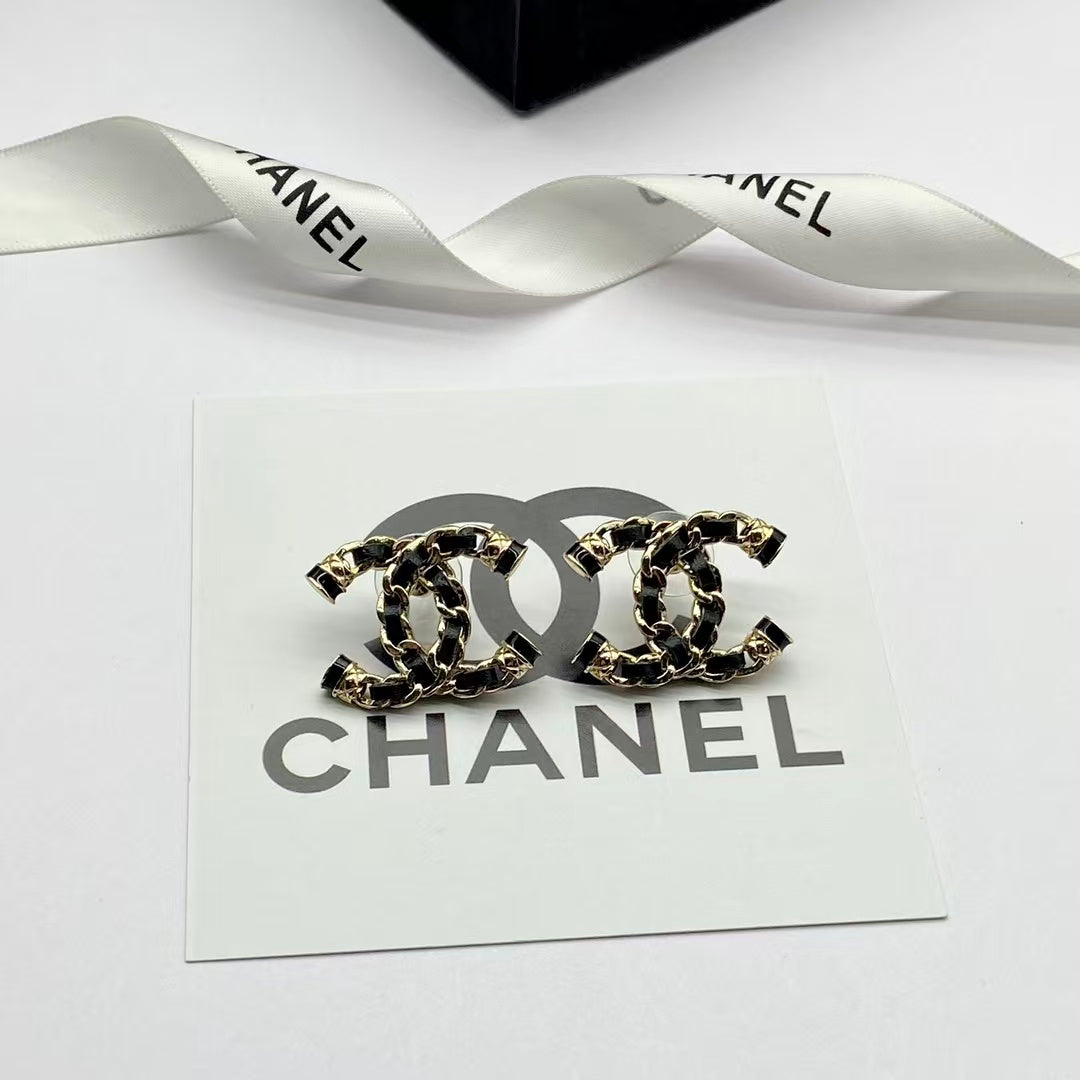 Elegant Girl Earrings Stud