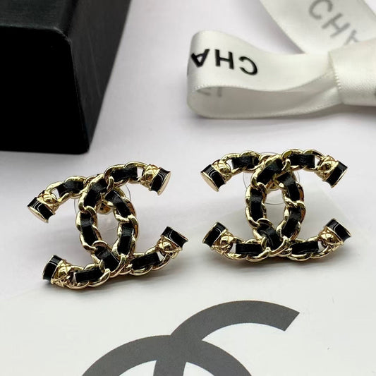 Elegant Girl Earrings Stud