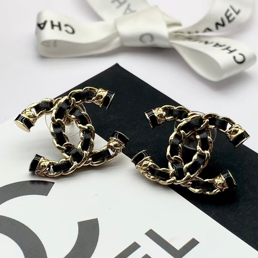Elegant Girl Earrings Stud