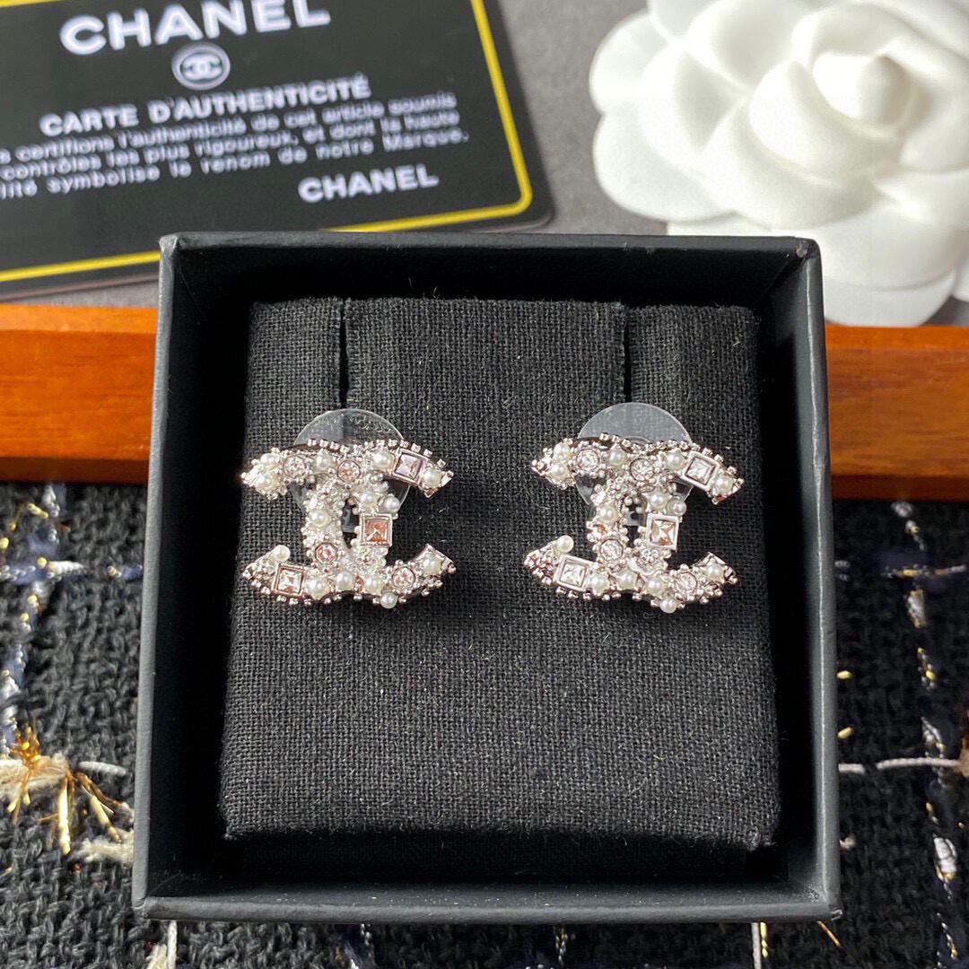 Glitter C Shining Earrings Stud