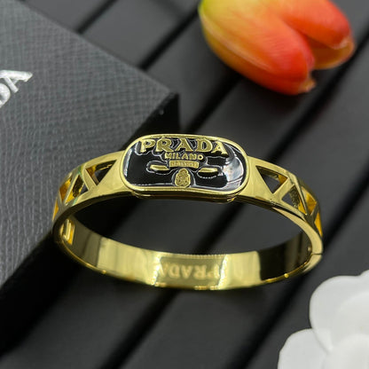 Veuillez aimer le bracelet