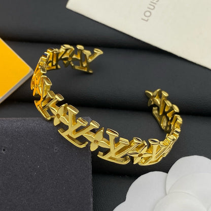 Armband „Viel Liebe“.
