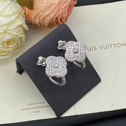 J'adore les jolies boucles d'oreilles créoles