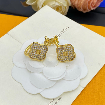 J'adore les jolies boucles d'oreilles créoles