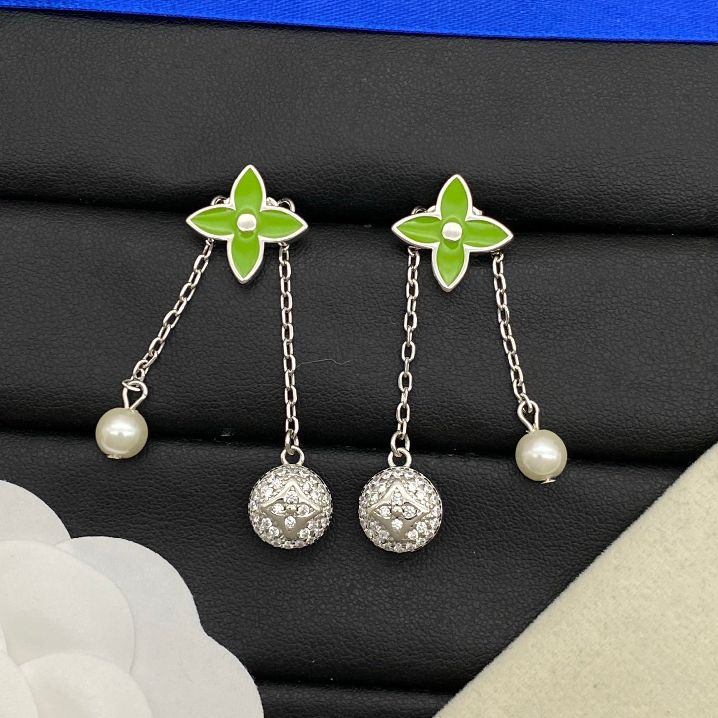 Catch your eye Love Earrings & Bracelet & Necklace 3 Set (3 Color of Chain)
