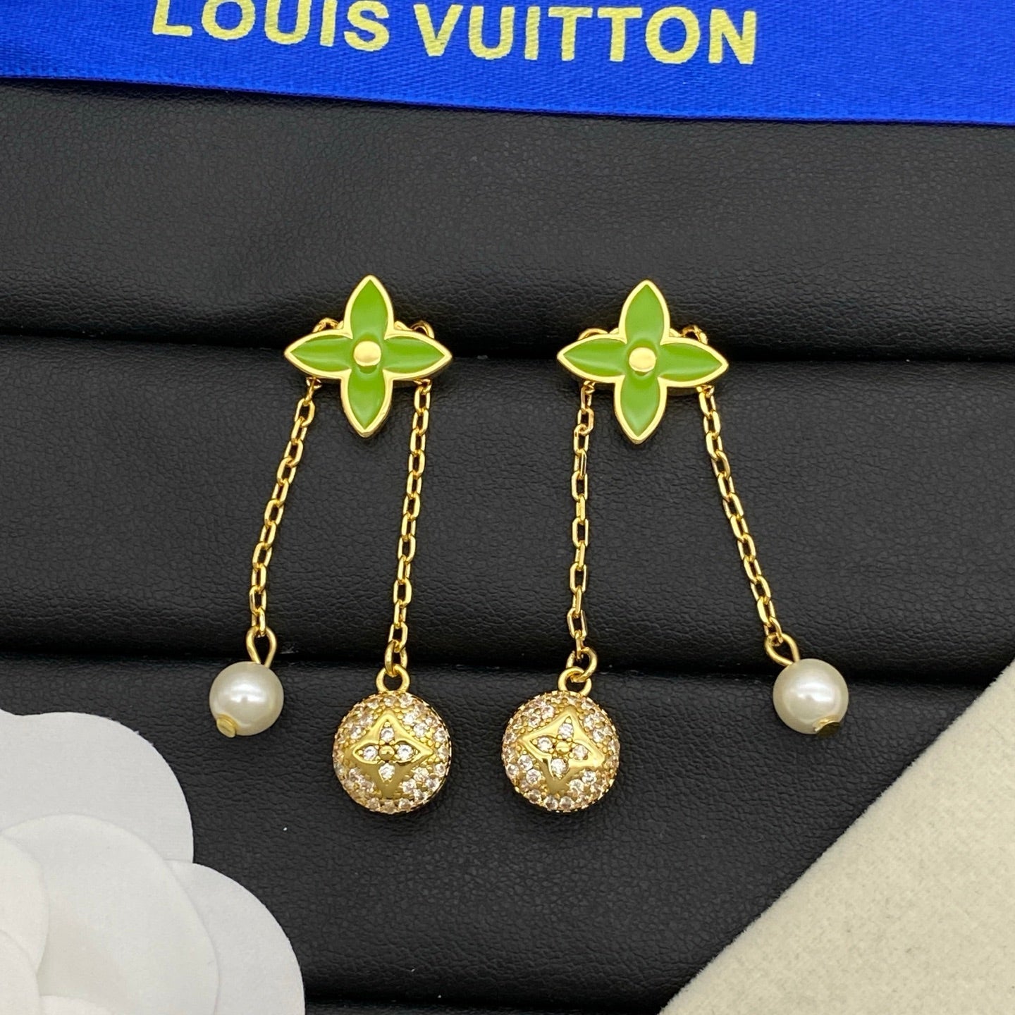 Catch your eye Love Earrings & Bracelet & Necklace 3 Set (3 Color of Chain)