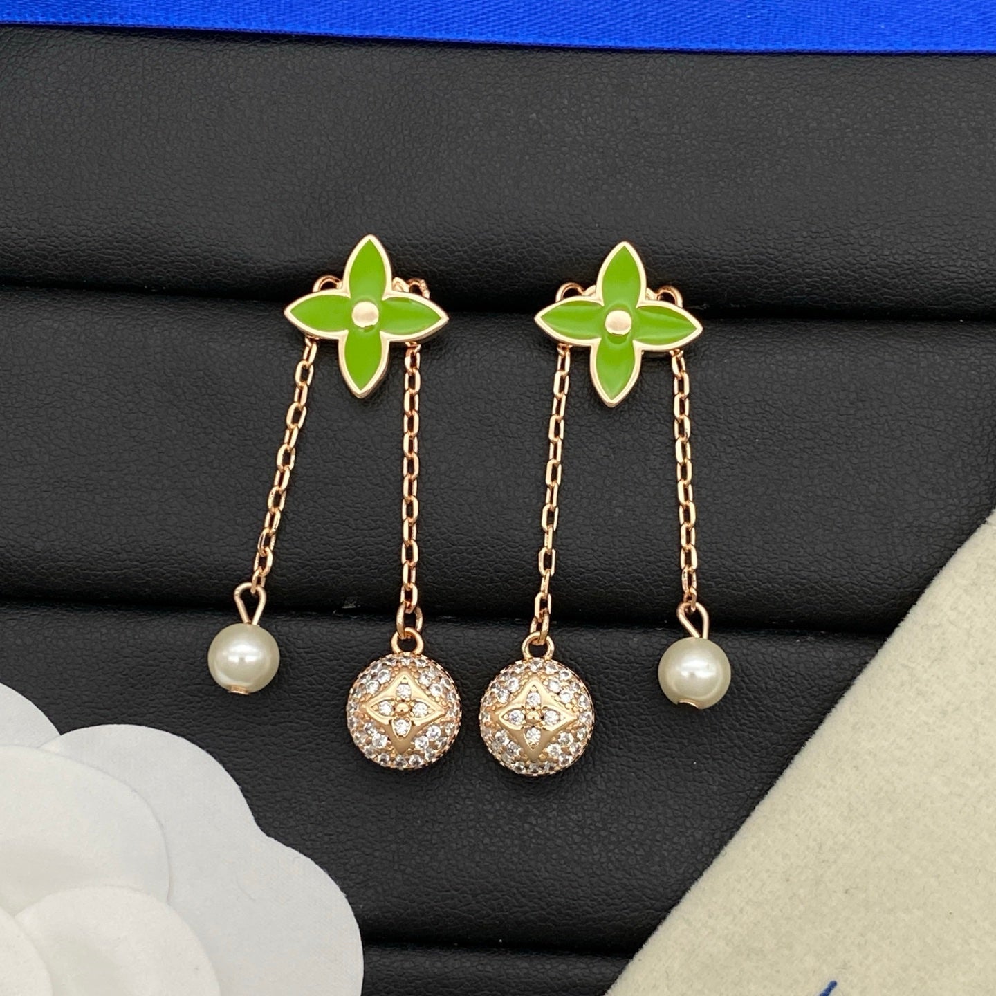 Catch your eye Love Earrings & Bracelet & Necklace 3 Set (3 Color of Chain)