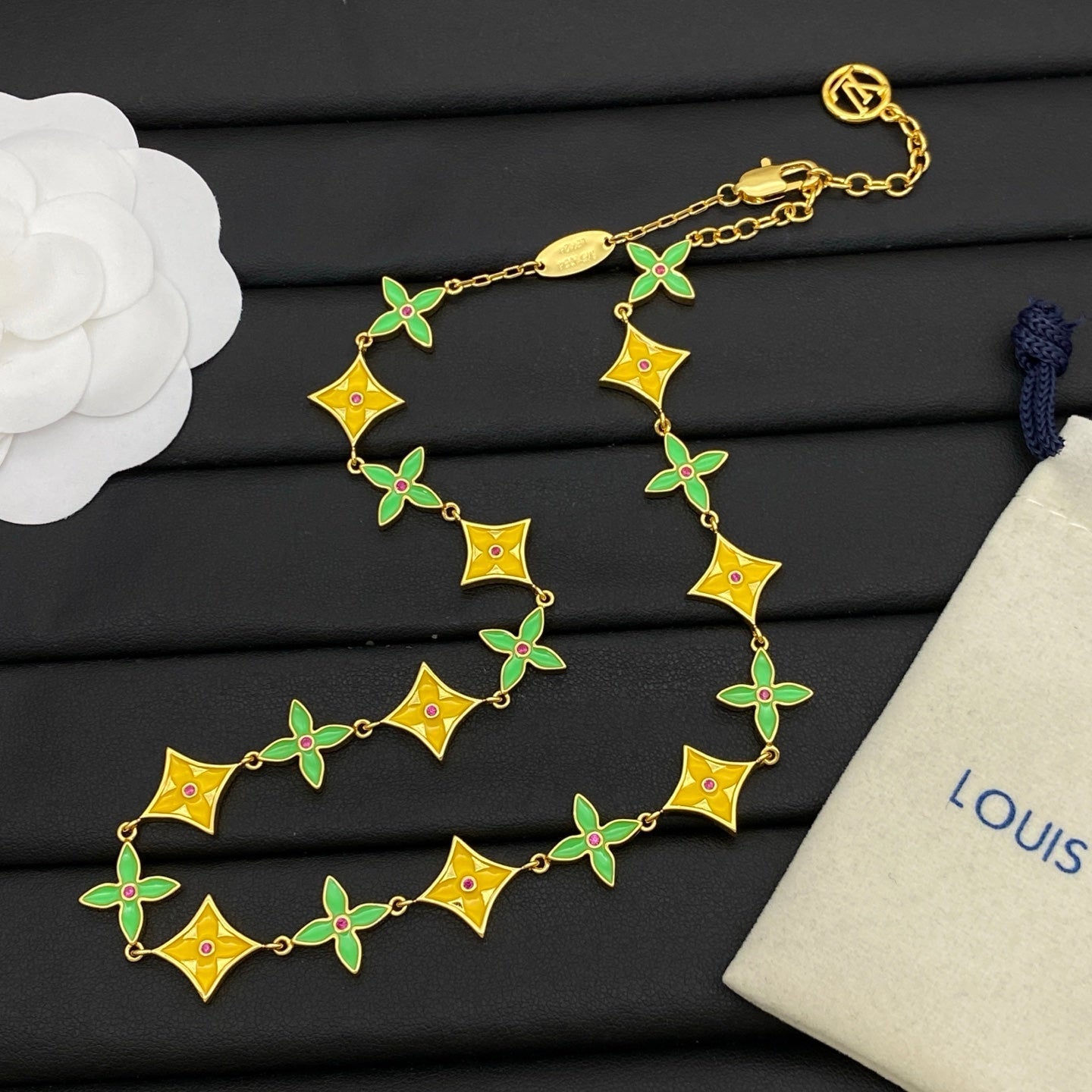 Catch your eye Love Earrings & Bracelet & Necklace 3 Set (3 Color of Chain)