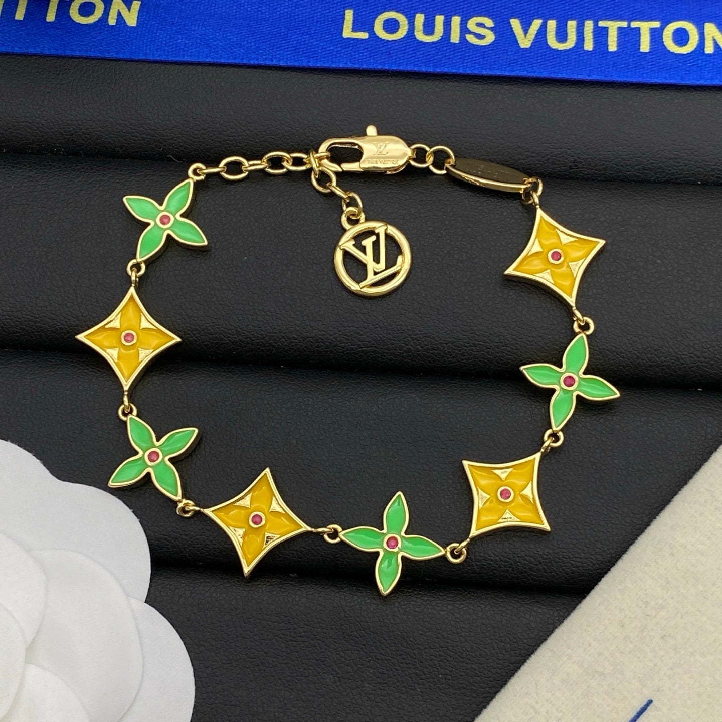 Catch your eye Love Earrings & Bracelet & Necklace 3 Set (3 Color of Chain)