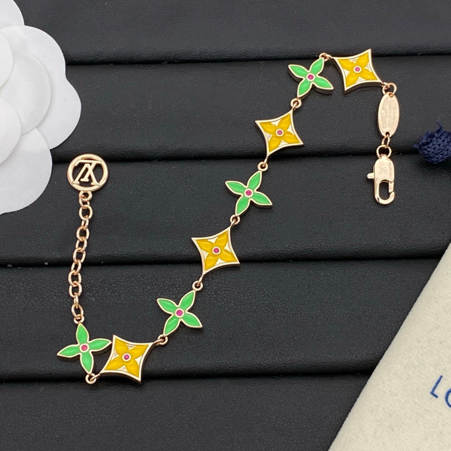 Catch your eye Love Earrings & Bracelet & Necklace 3 Set (3 Color of Chain)