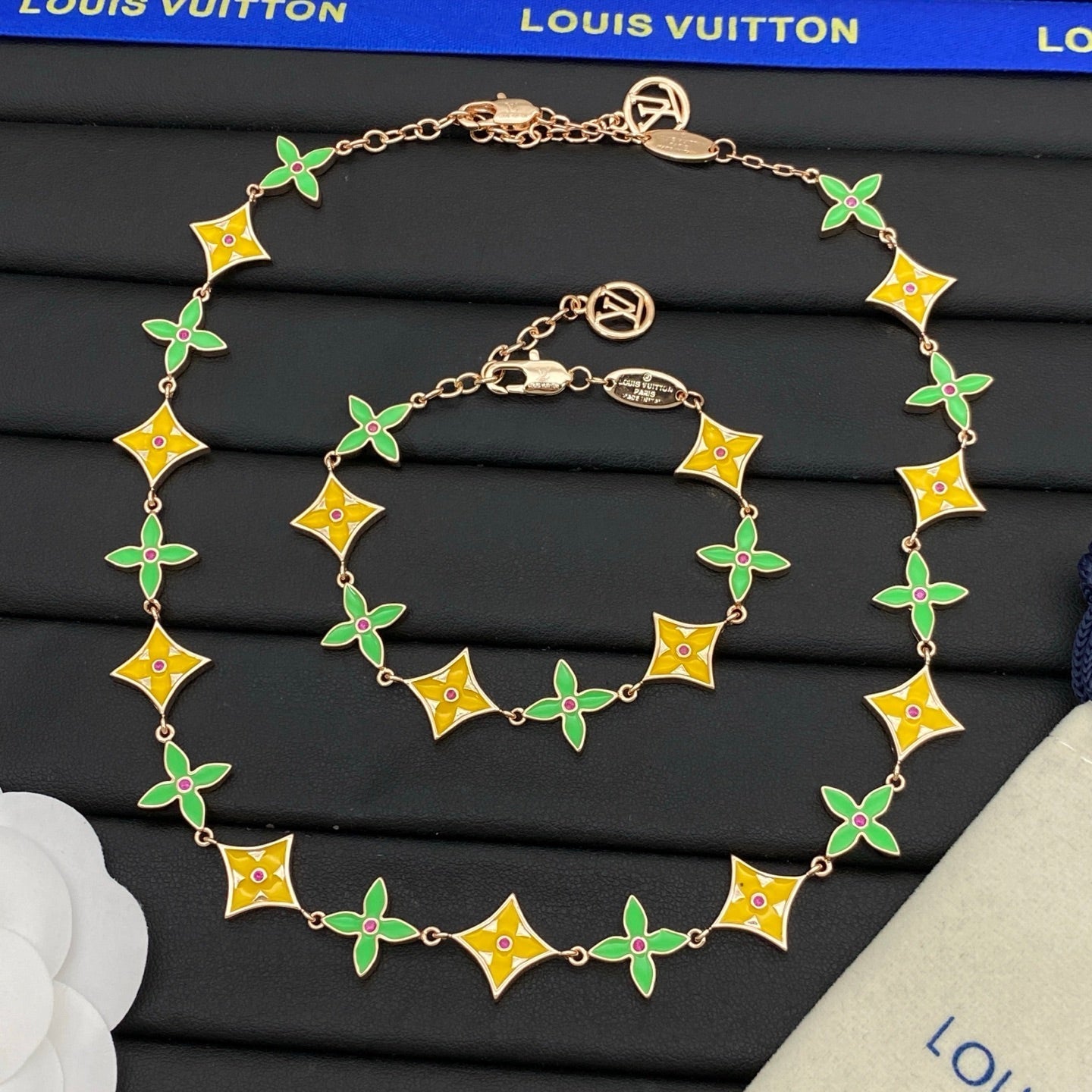Catch your eye Love Earrings & Bracelet & Necklace 3 Set (3 Color of Chain)