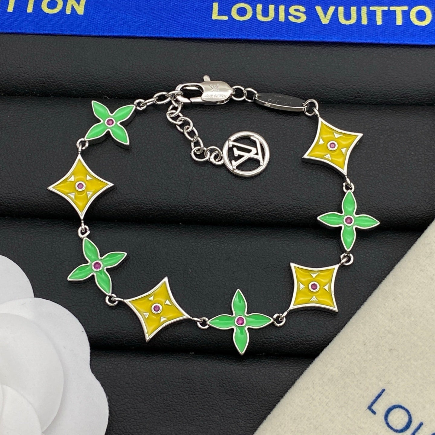 Catch your eye Love Earrings & Bracelet & Necklace 3 Set (3 Color of Chain)