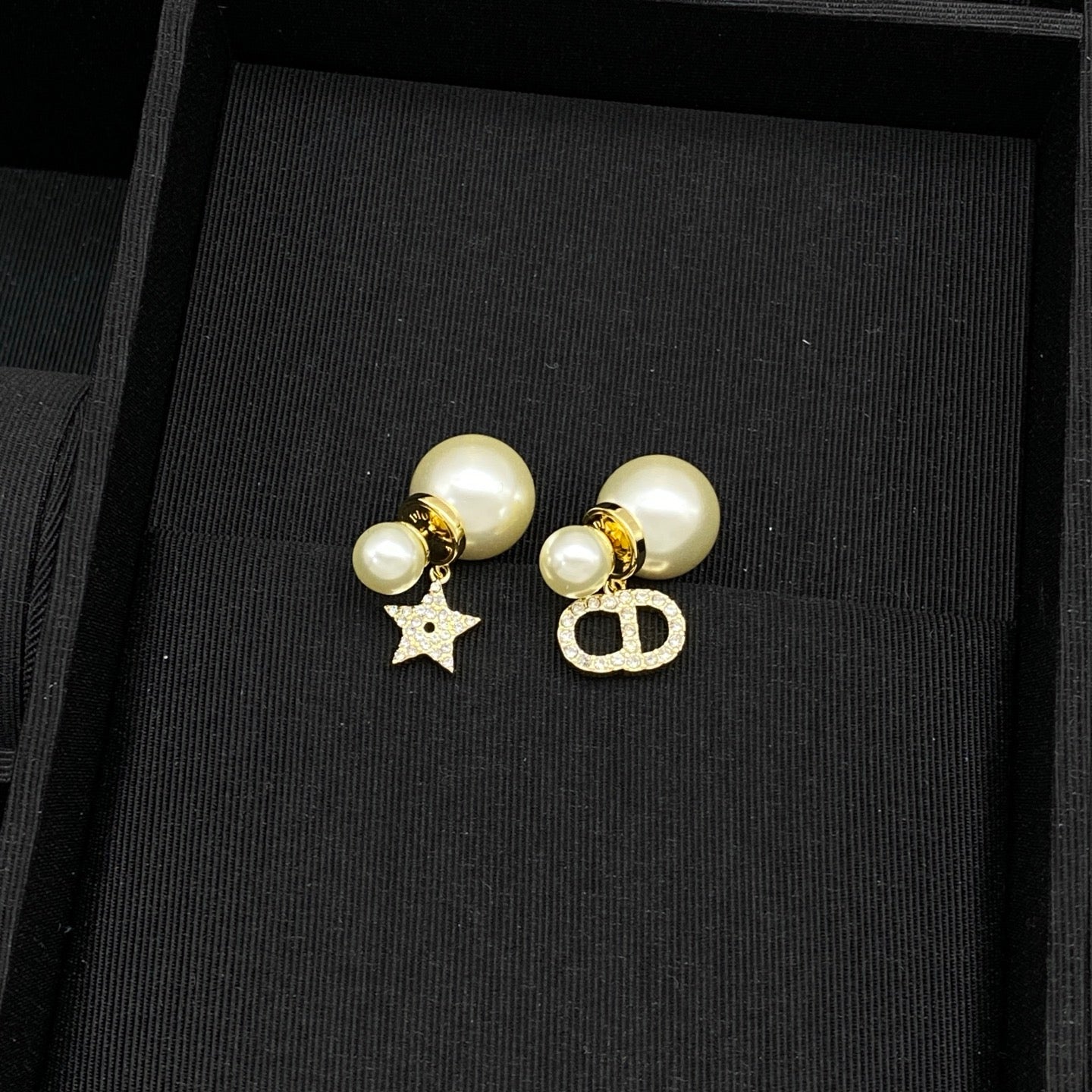 Elegant Girl Dove Pearl Earrings