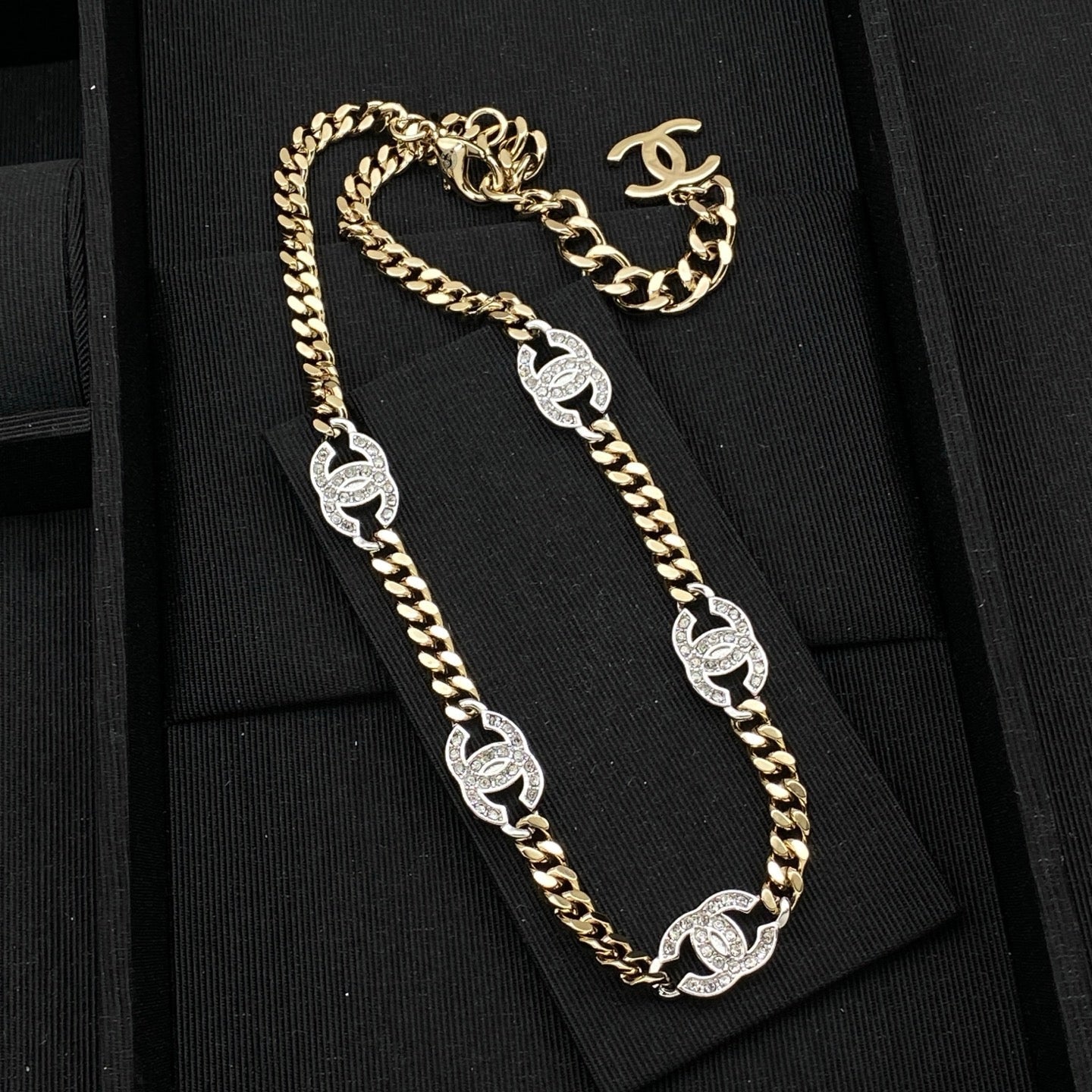 Cool Girl Gold Chain Necklace