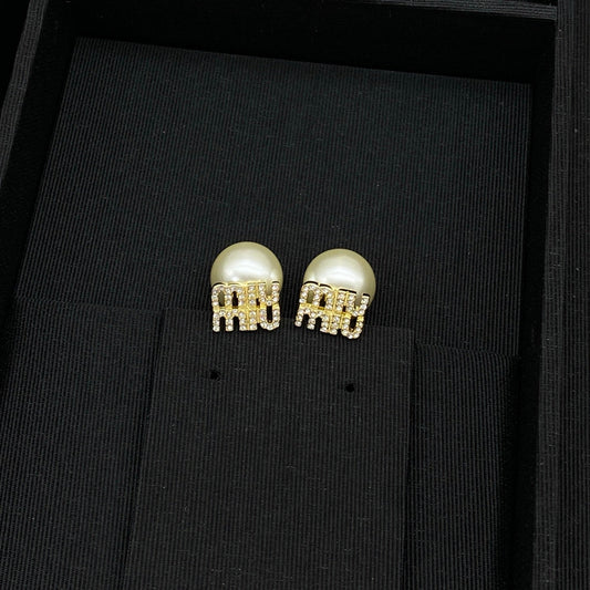 Min Pearl Design Earrings