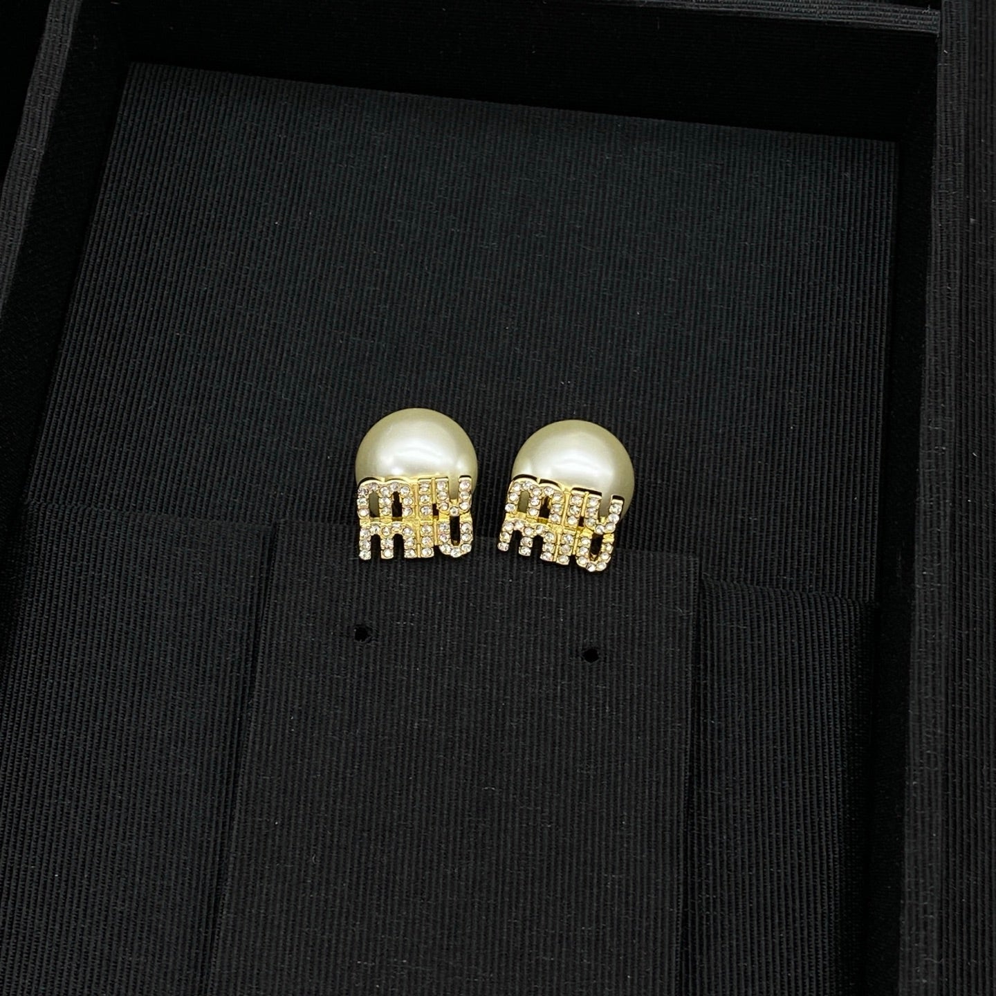 Min Pearl Design Earrings