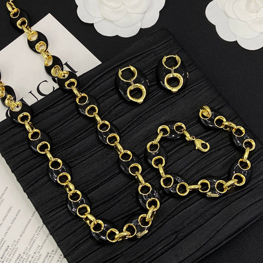 Good Vintage Girl Design 3 Set (Earrings+Bracelet +Necklace)