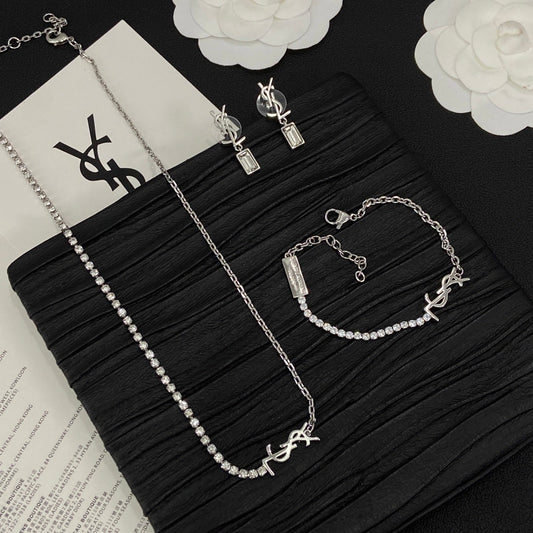 Yes Pearl Vintage Girl Design 3 Set (Earrings+Bracelet +Necklace)- Silver