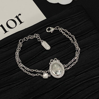 Dove Vintage Girl Design 4 Set (Earrings+Bracelet + Brooch+Necklace) - Silver