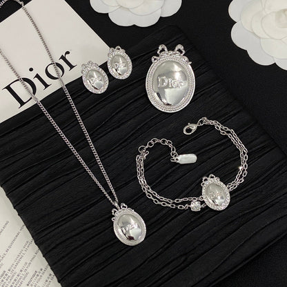 Dove Vintage Girl Design 4 Set (Earrings+Bracelet + Brooch+Necklace) - Silver