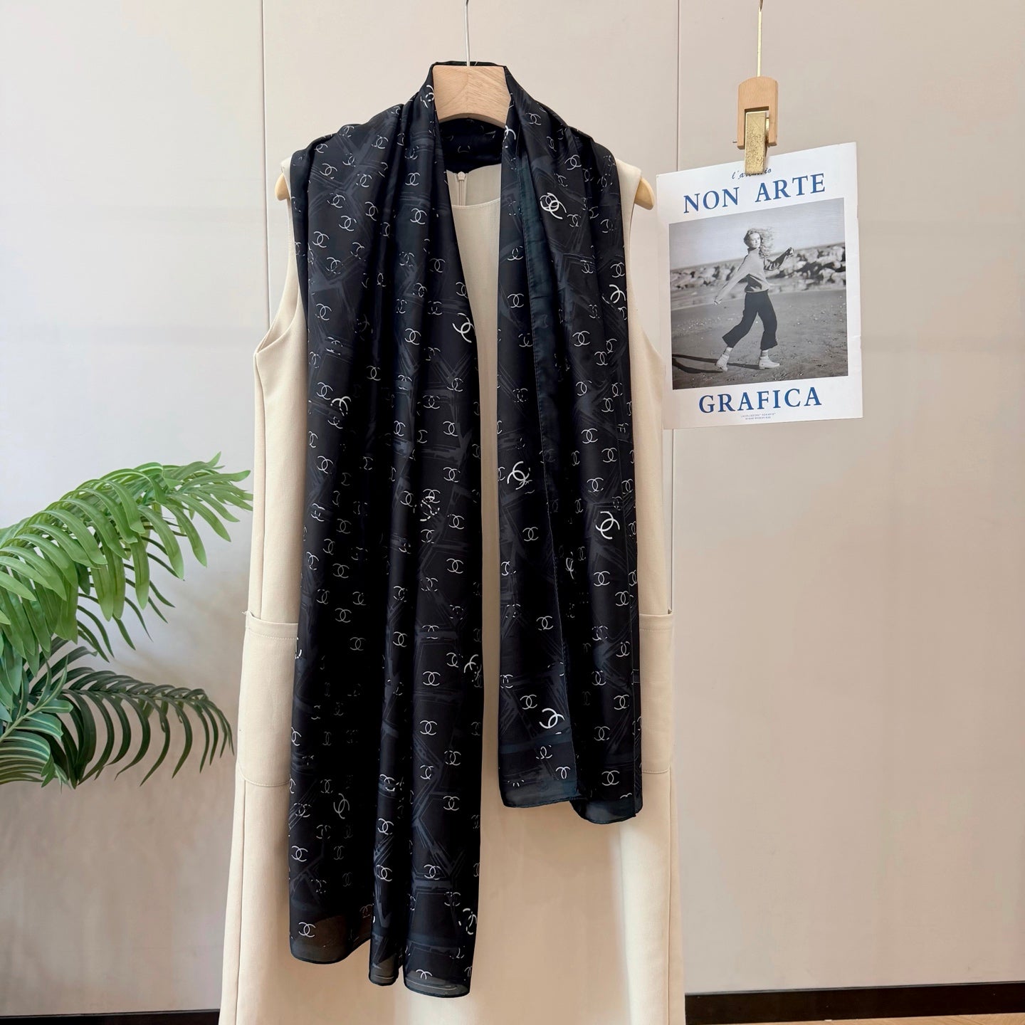 Full CC Silk Long Scarf (Black)