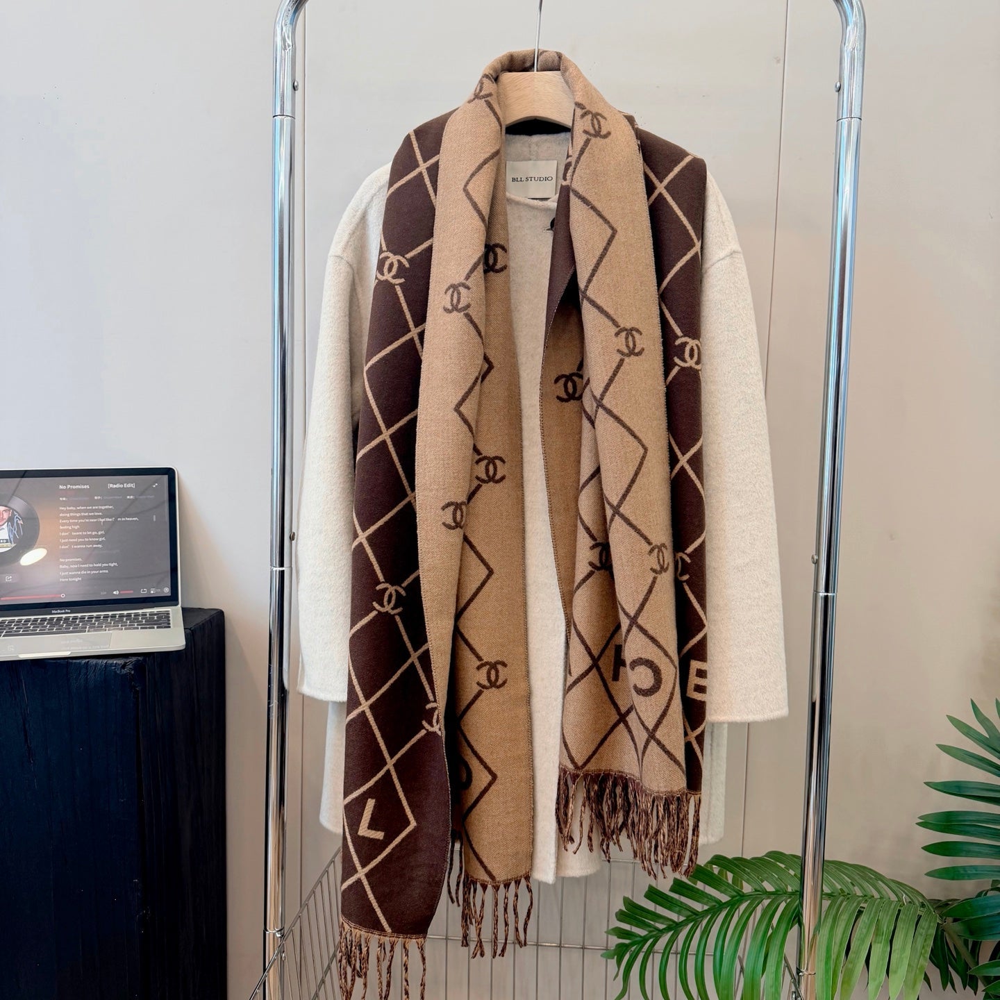 Floral Latticed CC Long Cashmere Scarf
