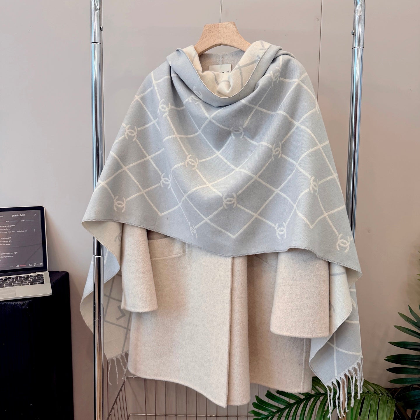 Floral Latticed CC Long Cashmere Scarf